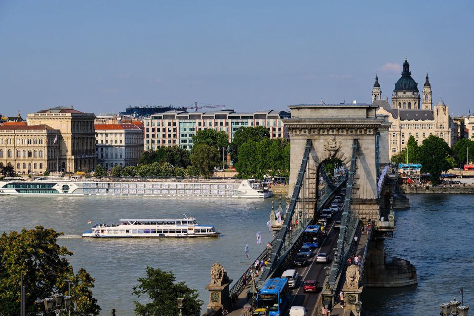 Budapest: Spring Sightseeing Cruise - Experience and Highlights