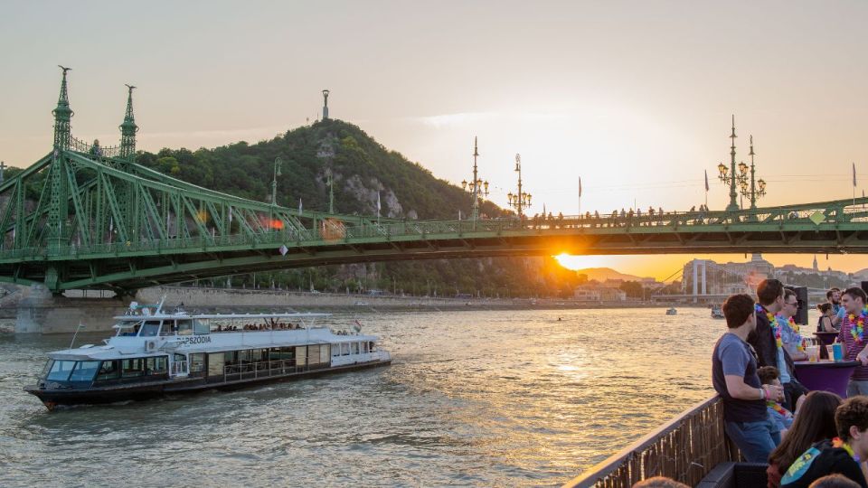 Budapest Sunset Danube Cruise With Unlimited Prosecco - Experience Details