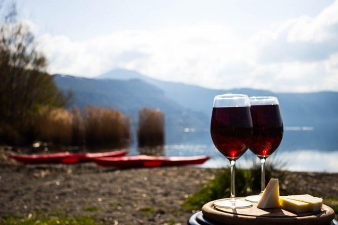 Castel Gandolfo Kayak Tour With Wine and Food Tasting - Exploring Castel Gandolfos History