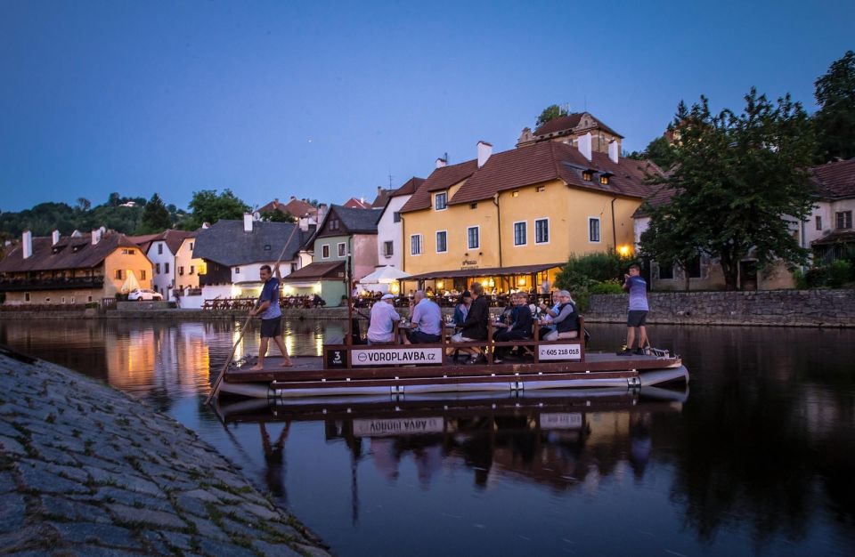 Český Krumlov: Advent Wooden Raft River Cruise - Experience Highlights