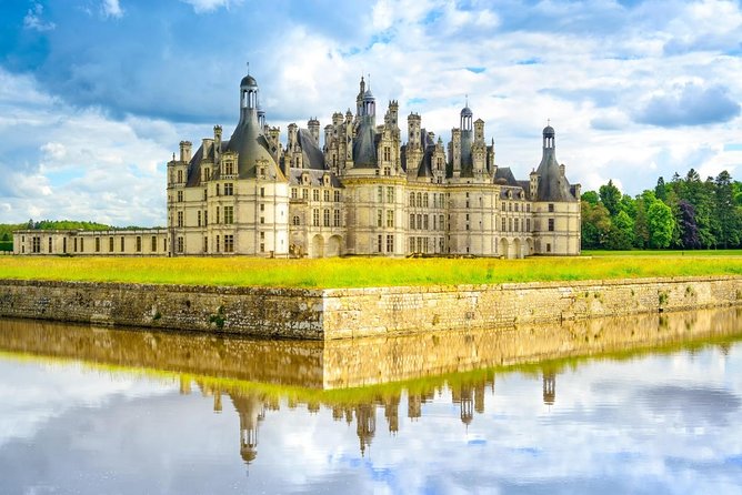 Chambord Castle: Private Guided Walking Tour - Meeting and End Point