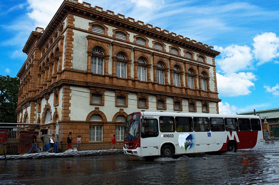 City Tour in the Historic Center of Manaus With a Photographer - Tour Experience