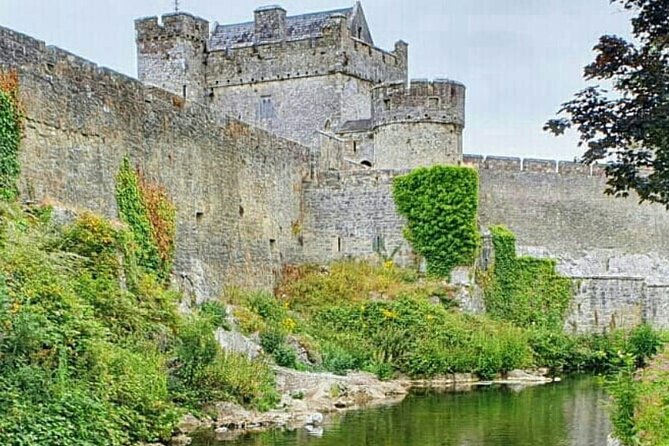 Cork City, Cahir Castle and Rock of Cashel Tour With Spanish Speaking Guide - Cahir Castle Visit