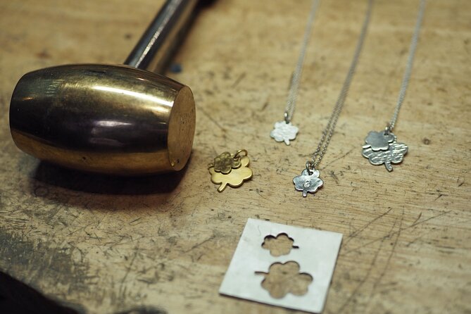 Create A Shamrock Charm In Silver