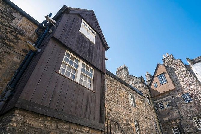 Curious Tales of the Royal Mile - Private Walking Tour - Curious Stories Shared