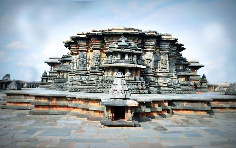 Day Excursion of Belur, Halebeedu & Shravanabelagola - Itinerary Details