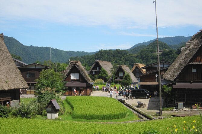 [Day Trip Bus Tour From Kanazawa Station] Weekend Only! World Heritage Shirakawago Day Bus Tour - Host Responses and Recommendations