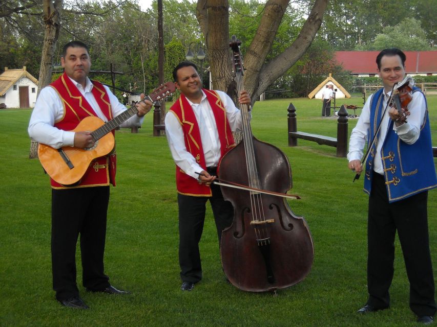 Day Trip From Budapest: Puszta Horse Show and Countryside - Traditional Csarda Hungarian Meal