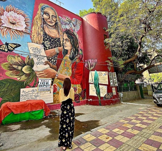 Delhi Street Art Tour: Explore the Murals & Visit a Stepwell - Street Art District Exploration