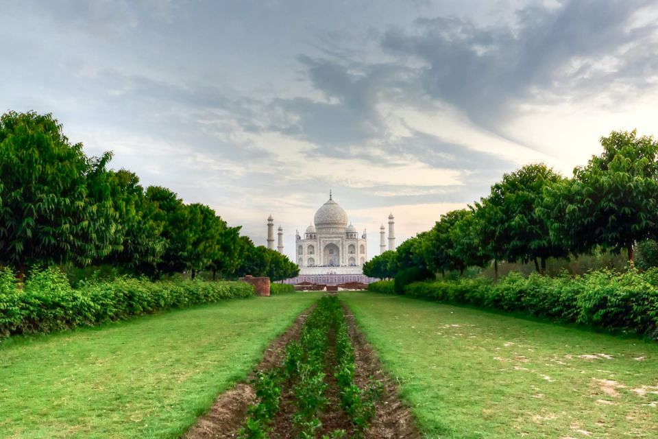 Delhi to Agra 2 Days Overnight Tour With Old City Walk - Experience Highlights