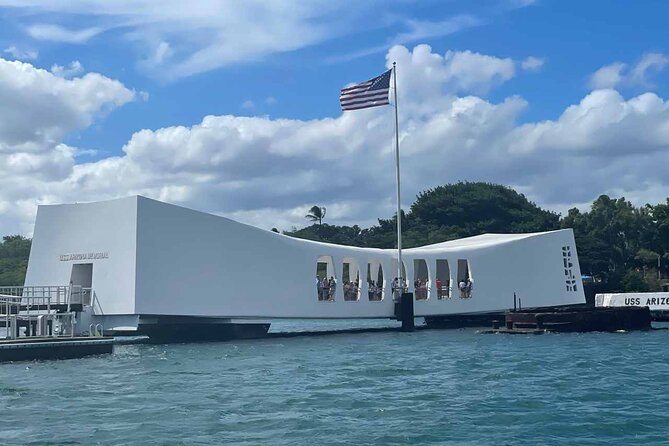 Deluxe Pearl Harbor USS Arizona Memorial and Honolulu City Tour - Complimentary Items and Inclusions