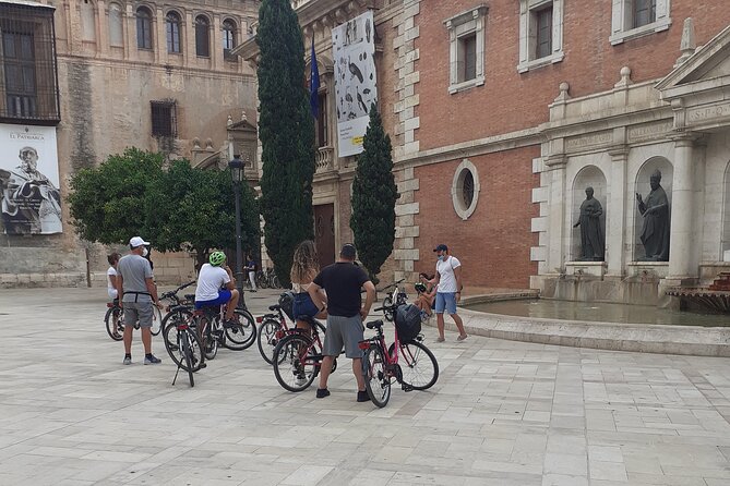 Discover Valencia Bike Tour - City Center Meeting Point - Tour Overview