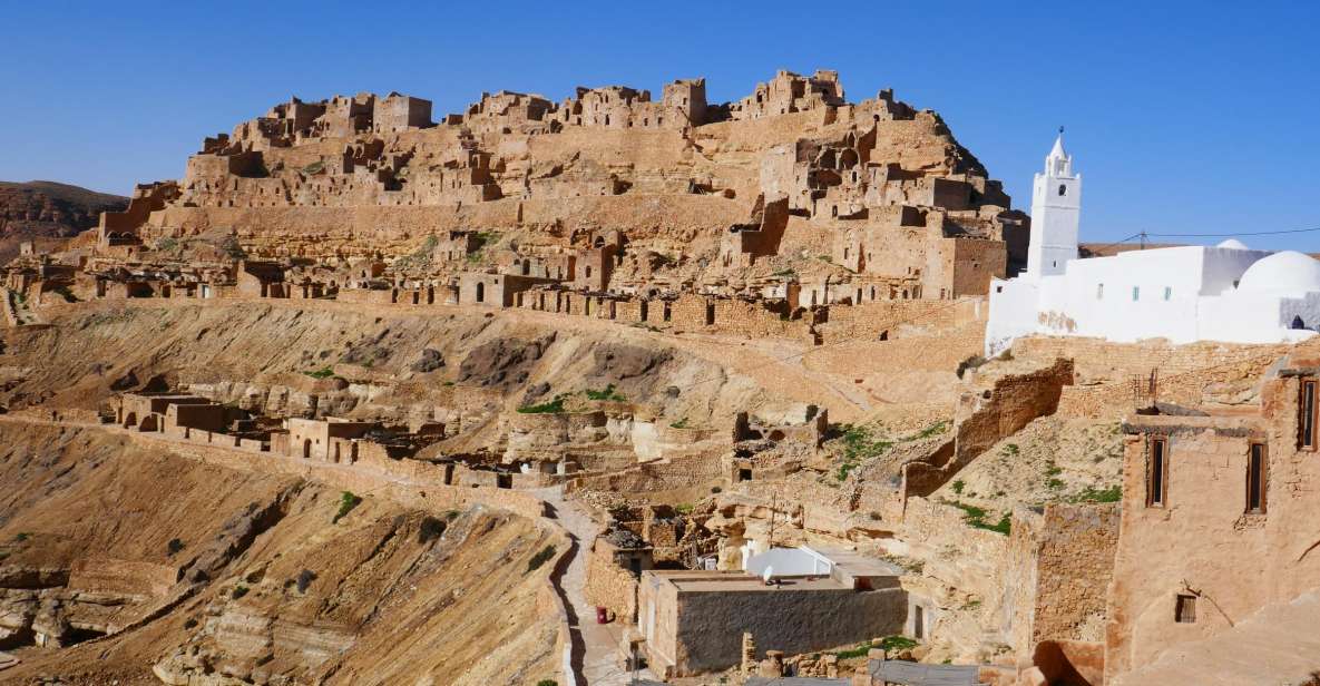 Djerba: 3 Days Trekking Cheninni Ksar Ghilane Sahara Desert - Day 2: Oasis Adventure in Ksar Ghilane
