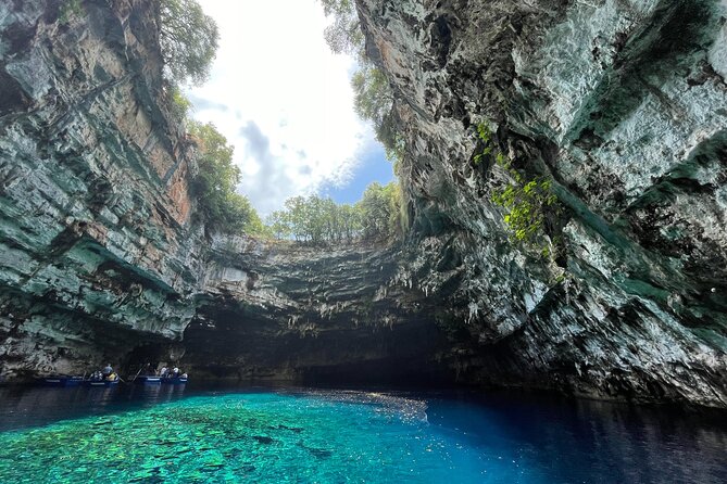 Dream Tour: Melissani Lake, Drogarati Cave, Myrtos - Highlights of the Tour