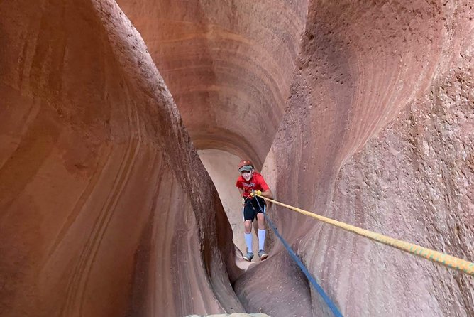 East Zion: Coral Sands Half-day Canyoneering Tour - Canyon Exploration