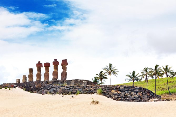 Easter Island Full-Day Tour: Ahu Tongariki, Rano Raraku and Anakena Beach - Volcanic Rano Raraku Experience