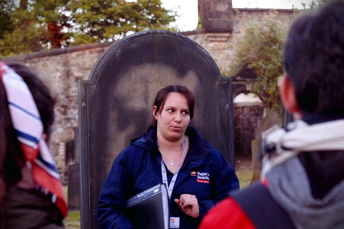 Edinburg 2Hour Nighttime Ghost Tour Spanish Tour Guide - End Point and Cancellation Policy