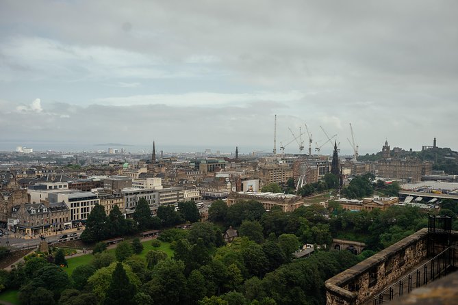 Edinburgh Castle Inside Out: Private Tour With Locals - Cancellation Policy