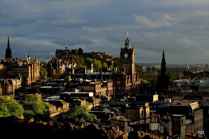 Edinburgh - Old Town Stories - Exploring the Royal Mile Landmarks