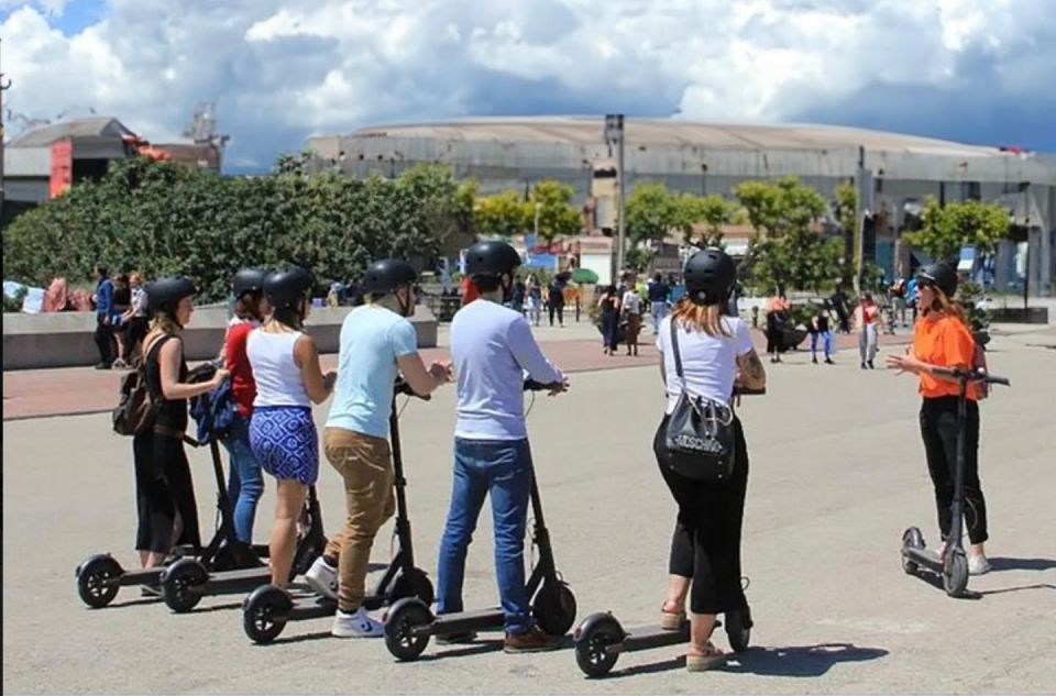 Electric Scooter Tour: Full Tour (Old Town Shipyard) 2,5h - Landmark Exploration