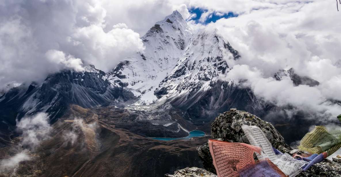 Everest Base Camp Via Gokyo Lake Trek-18 Days - Live Tour Guide and Group Size