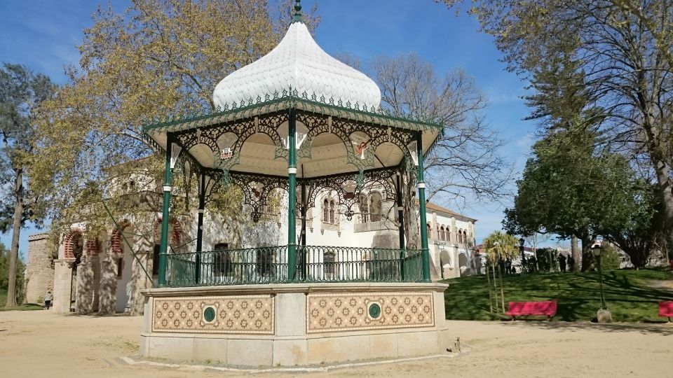 Évora: City Highlights Private Walking Tour - Dive Into Ancient Roman History