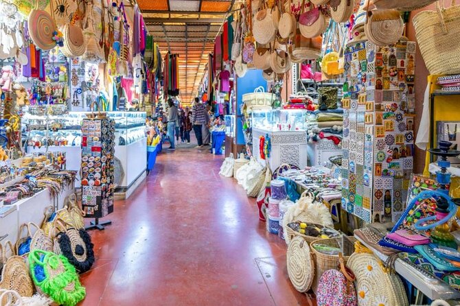 Explore Agadir Souk El Had With a Licensed Tour Guide - Tour Guide Expertise