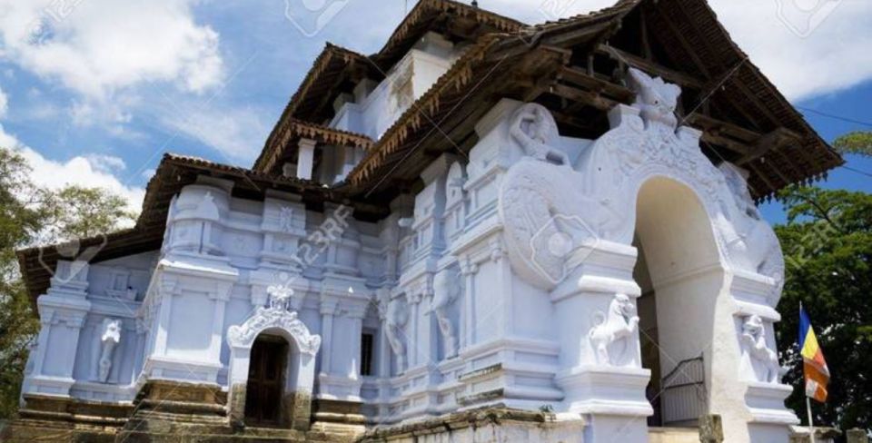 Exploring Sri Lanka's Cultural Heart in 5 Days - Day 2: Discovering Dambulla