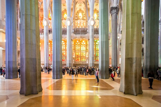 Fast Track Sagrada Familia Guided Tour - Inclusions