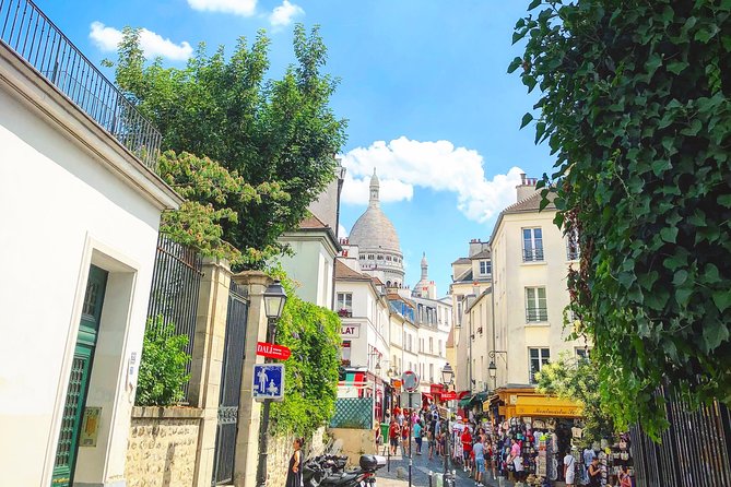 Fat Cat Gets the Early Bird: Montmartre - Historical and Cultural Insights