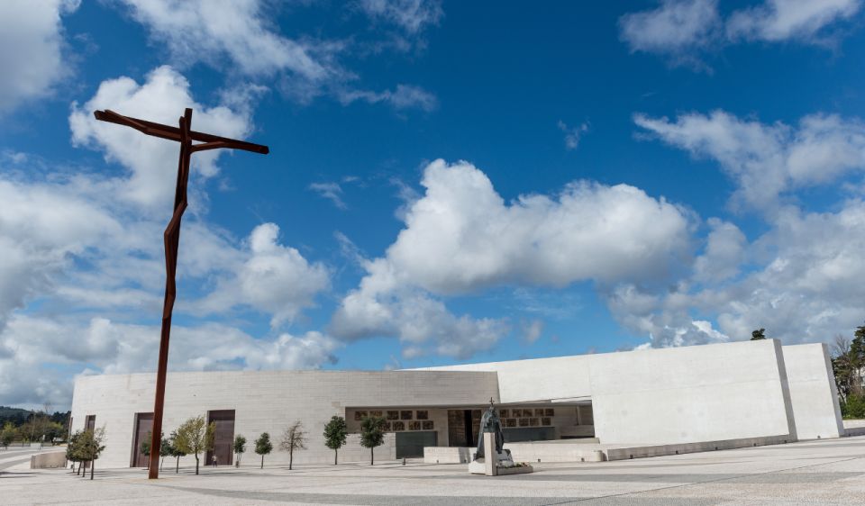 Fatima Private Tour From Lisbon - Spiritual Significance and Historical Background