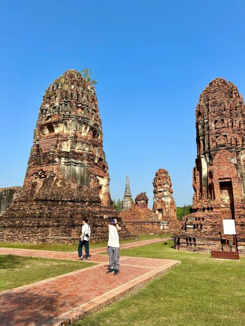 From Bangkok: Ayutthaya Temples & Night Market - Itinerary Highlights