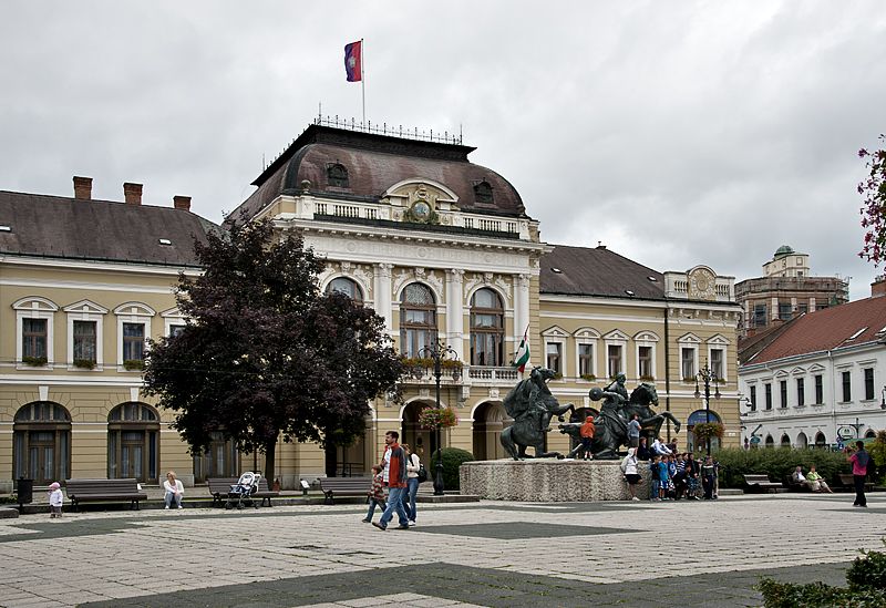 From Budapest: Guided Tour of Eger With Wine Tasting - Eger Castle Exploration