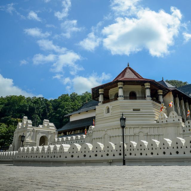 From Colombo: Private 2-Day Sri Lanka Highlights Trip - Experience the Culture