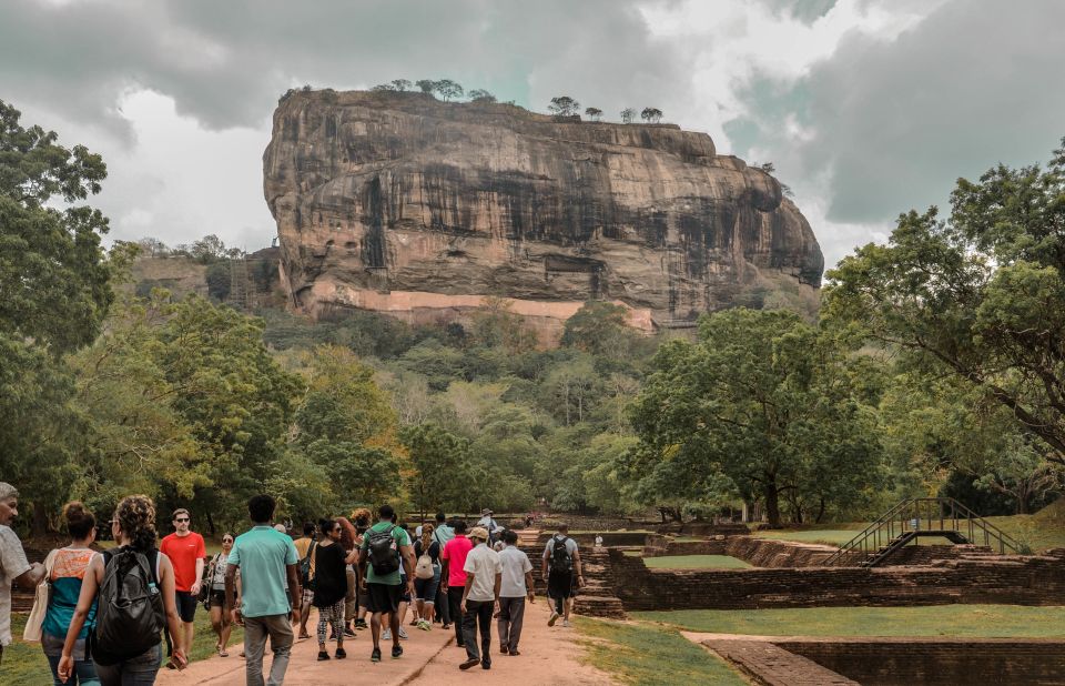 From Colombo: Sigiriya and Dambulla Full-Day Private Tour - Group Size and Transport Information