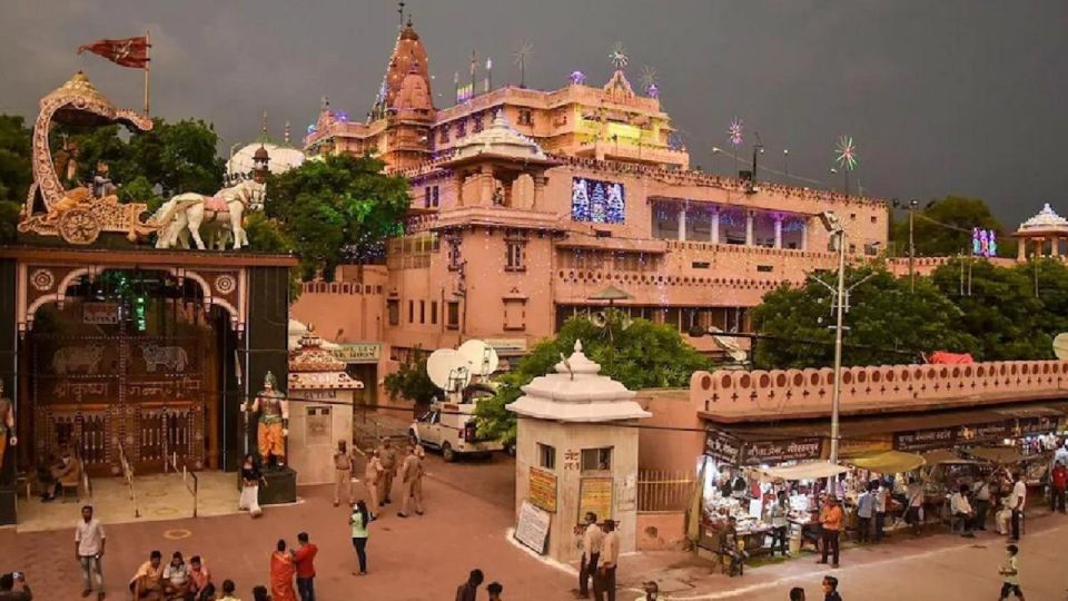 From Delhi: 3 Days Mathura Vrindavan Tour - Day 2 Sightseeing Experience