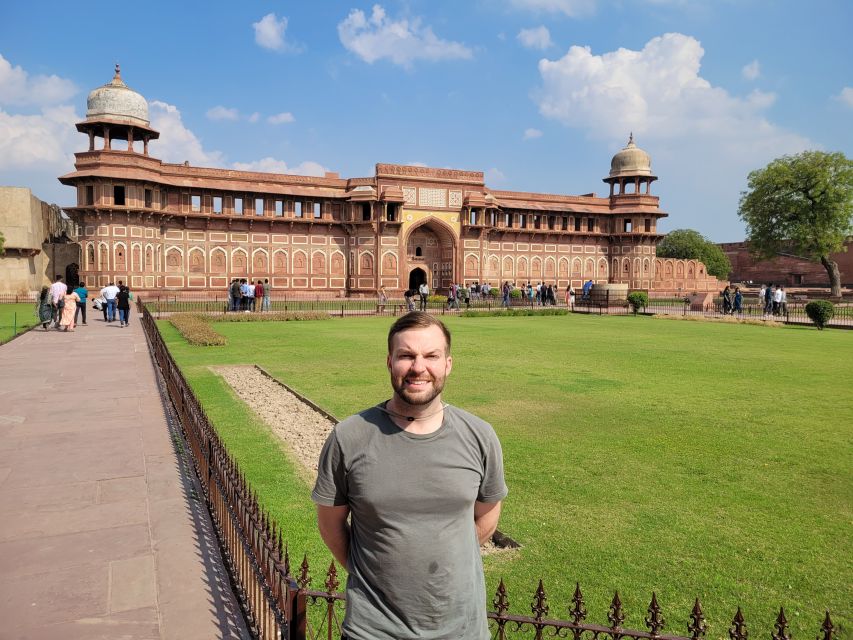 From Delhi: All-Inclusive Taj Mahal Day Trip by Fast Train - Tour Experience