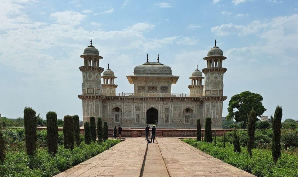 From Delhi: Private Taj Mahal Agra Fort & Baby Taj Day Trips - Transportation and Logistics