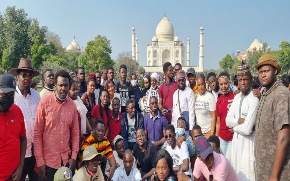 From Delhi: Taj Mahal Same Day Tour By A/C Car - Tour Highlights