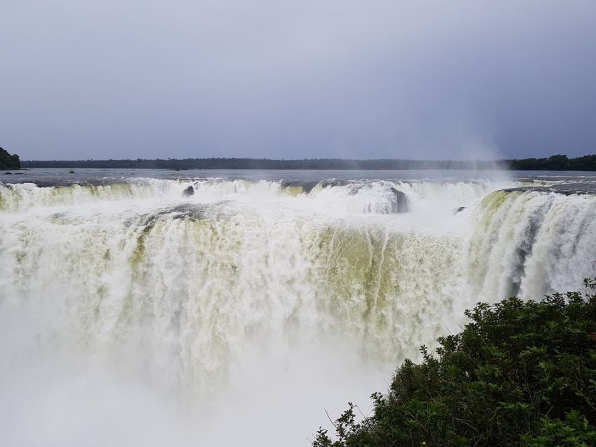 From Foz Do Iguaçu: Iguazú Falls Boat Ride Argentina - Experience Highlights