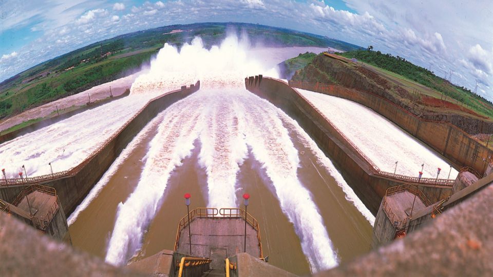 From Foz Do Iguaçu: Itaipu Hydroelectric Dam Guided Tour - Experience Highlights