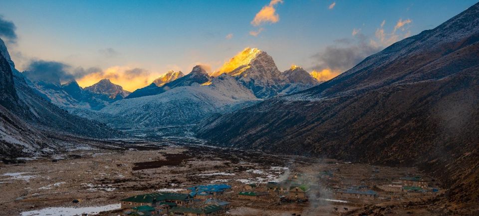 From Kathmandu Budget: 15 Day Everest Three Passes Trek - Itinerary Details