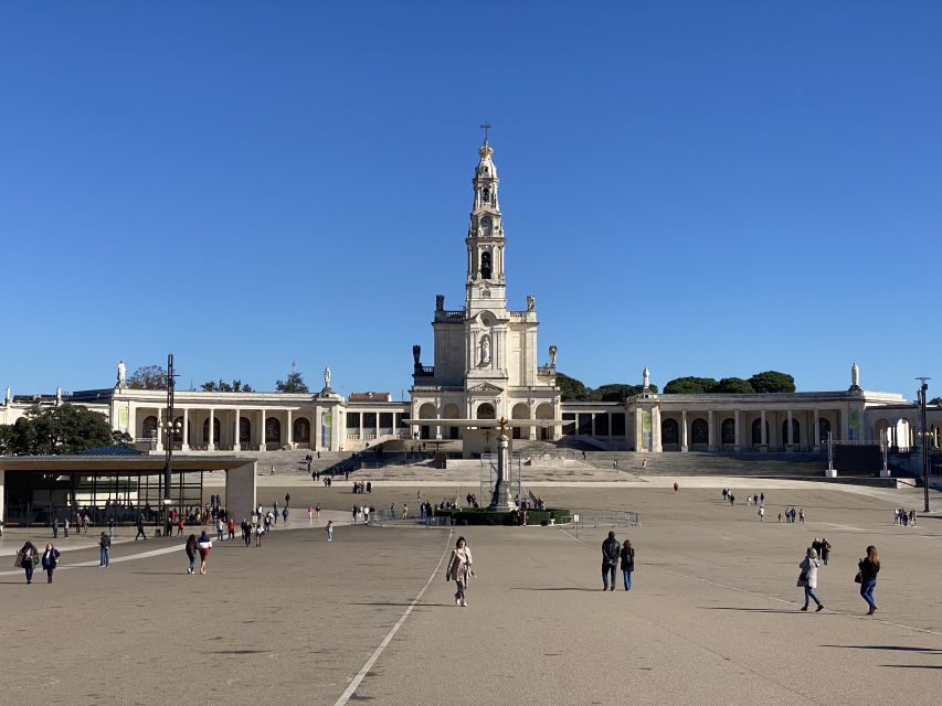 From Lisbon: Fátima, Batalha, Nazaré, and Obidos Tour by Van - Pickup Details and Itinerary Highlights