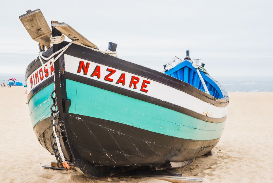 From Lisbon: Private Transfer to Porto, With Stop at Nazaré - Experience Highlights