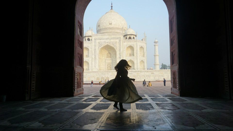 From Mumbai: Overnight Taj Mahal Tour With Flight & Hotel - Inclusions and Tour Details