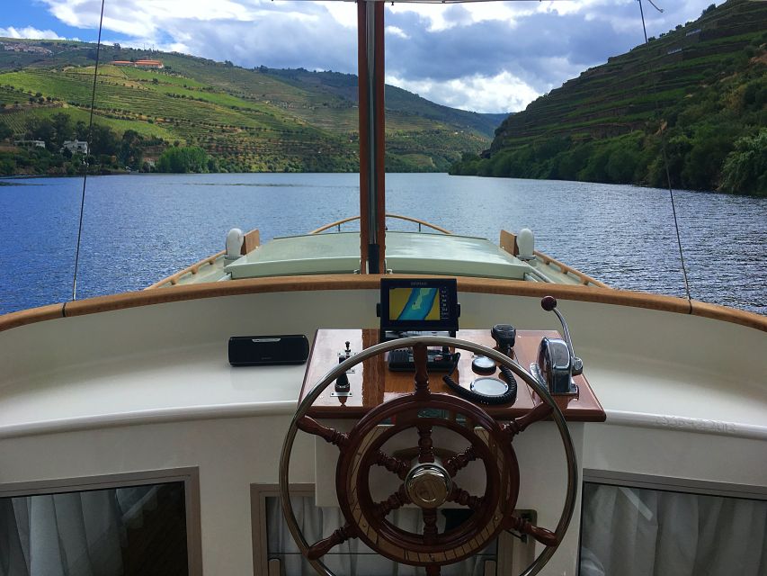From Pinhão: Private Yacht Cruise Along the Douro River - Experience Highlights