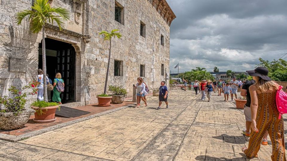 From Santo Domingo: Full Day Historical Tour With Lunch - Tour Experience