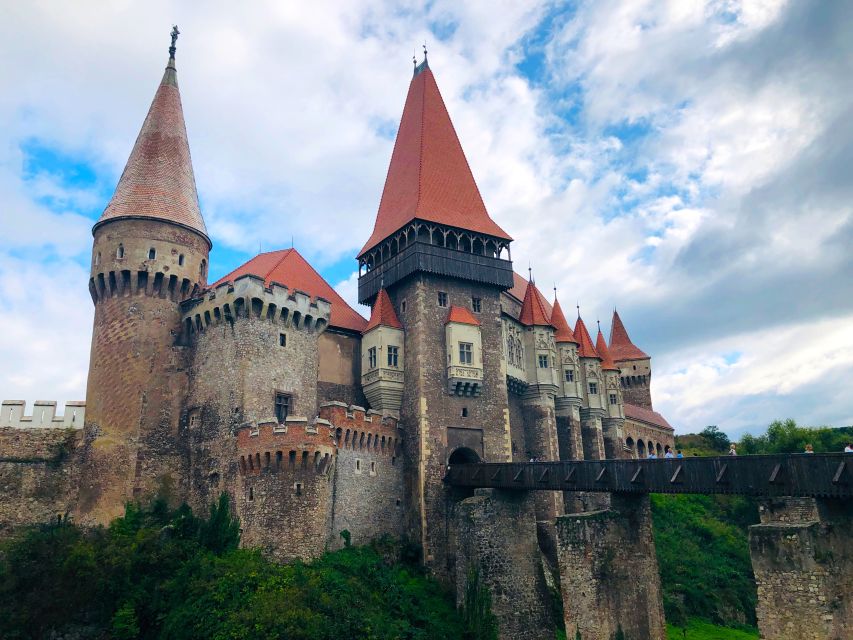 From Timisoara: Corvin Castle and Turda Salt Mine Day Trip - Tour Features Overview