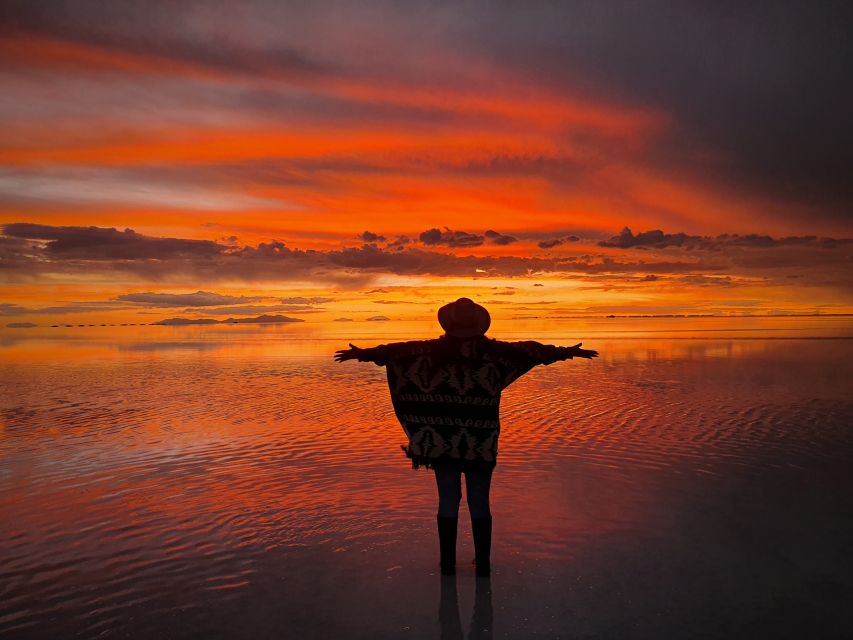 From Uyuni: Red Lagoon & Uyuni Salt Flats 3-Day Guided Tour - Tour Inclusions