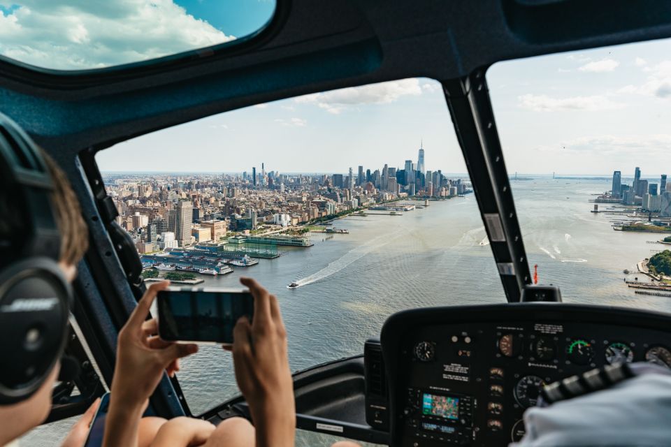 From Westchester: Private NYC Helicopter Tour for 2-6 People - Flight Experience